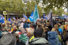 241003_Friedensdemo-Berlin-hier-kann-man-sich-leicht-verlieren_saheb